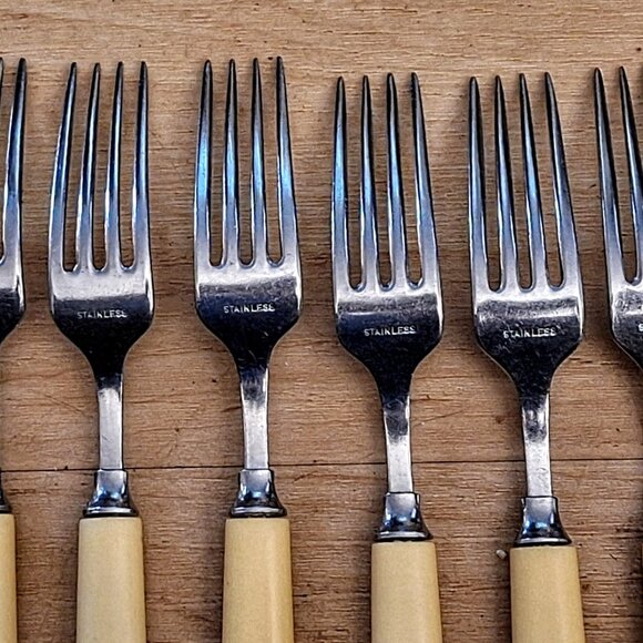 Vintage 12 Piece Universal Stainless Cutlery Set w/ Ivory Bakelite Handles - Picture 5 of 8